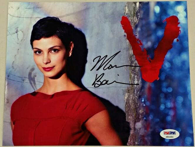 Morena Baccarin "V" Signed 8x10 Photo w/ PSA/DNA COA ~ Firefly Homeland Stargate