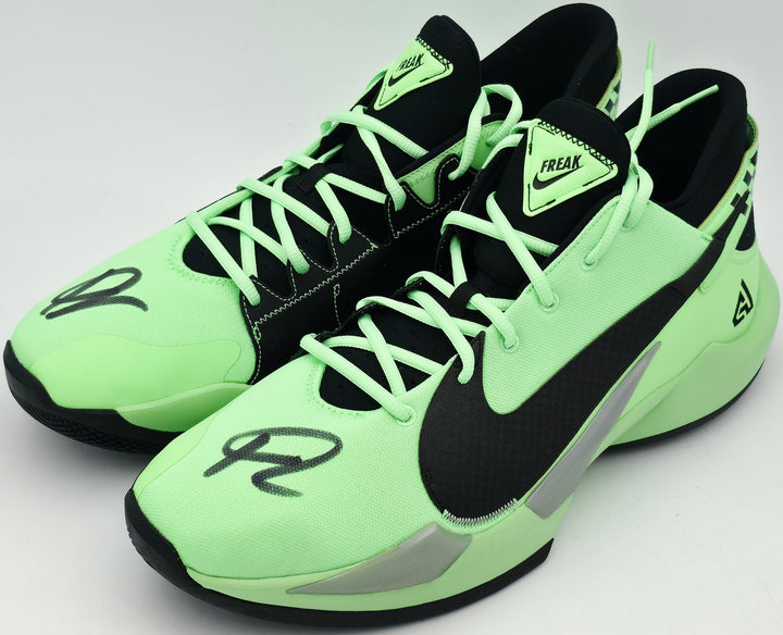 Giannis Auto 2021 (PE) Promo Nike Zoom Freak 2 Game Shoes Bucks Size 17 Beckett