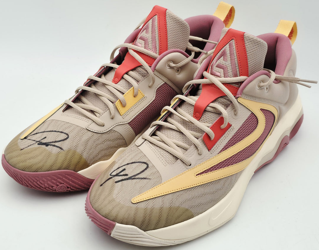 Giannis Auto 2023 (PE) Promo Nike Immortality 3 Game Shoes Bucks Size 17 Beckett