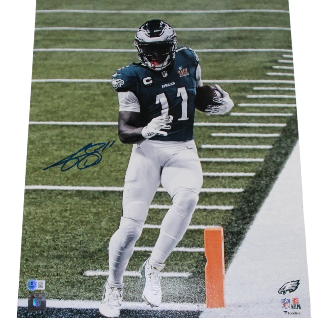 AJ Brown Autographed Philadelphia Eagles 16x20 Photo Beckett Witness 49965
