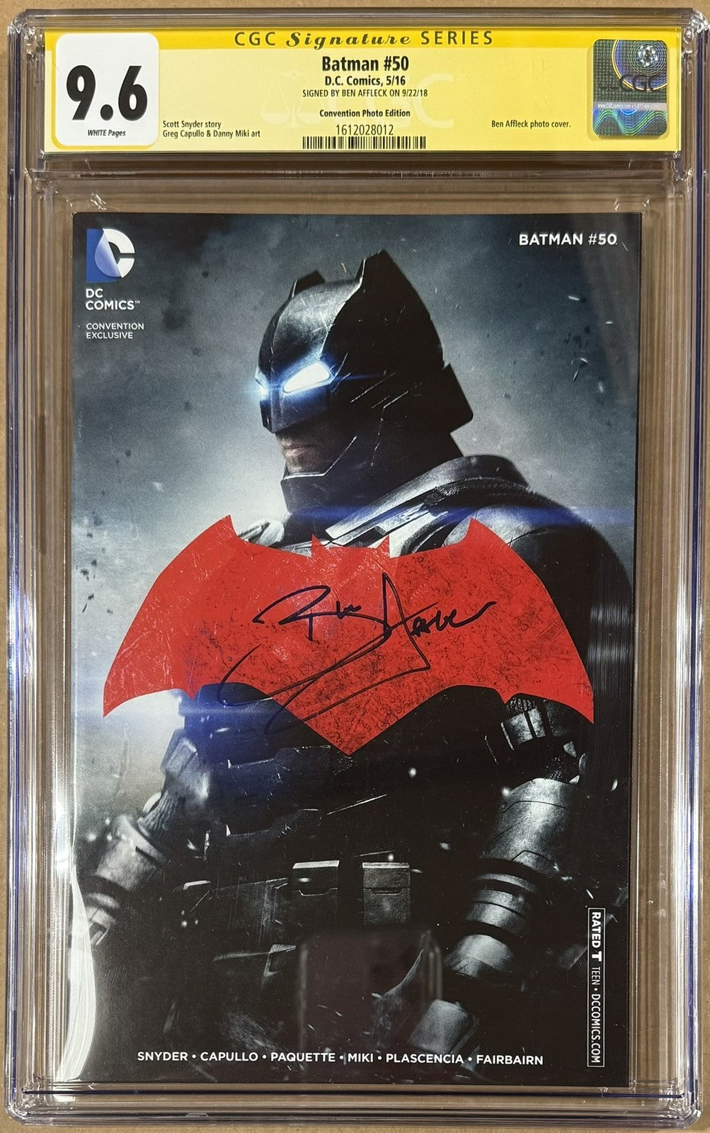 Ben Affleck Autographed Batman NYCC Convention Foil Variant SS #50 CGC 9.6 56601