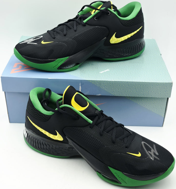 Giannis Auto 2022 (PE) Promo Oregon Nike Zoom Freak 4 Game Shoes Size 16 Beckett