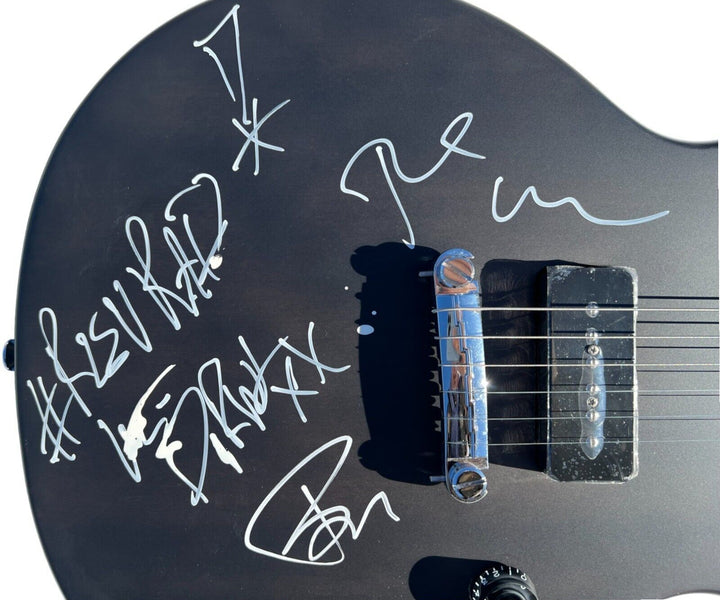 GREEN DAY SIGNED FULL SIZE ELECTRIC GUITAR BILLIE JOE ARMSTRONG DIRNT COOL JSA !