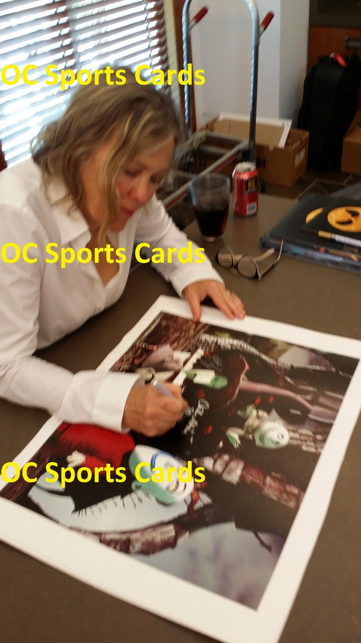 Catherine O'Hara Signed Nightmare Before Christmas 16x20 Canvas Photo PSA/DNA A