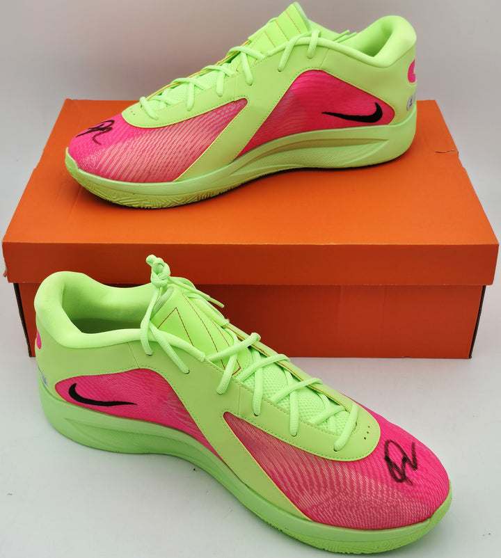Giannis Antetokounmpo Auto Signed Nike Zoom Freak 6 Shoes Bucks Size 17 Beckett