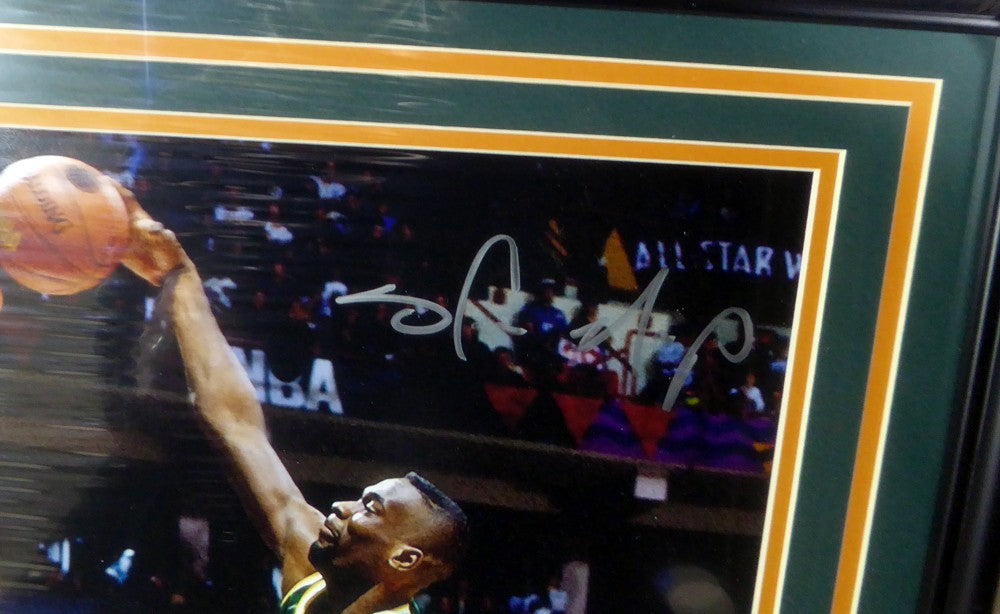 Shawn Kemp Signed Framed 16x20 Photo Seattle Sonics MCS Holo