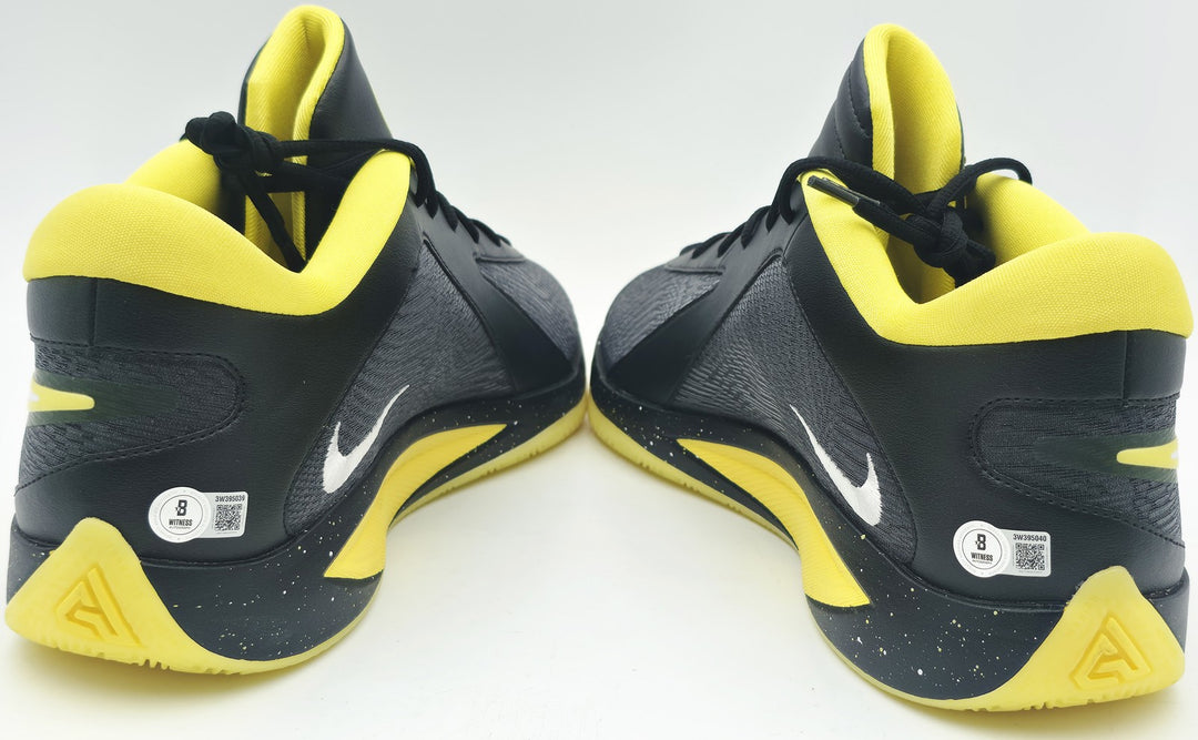 Giannis Auto 2024 (PE) Promo Oregon Nike Zoom Freak 6 Game Shoes Size 17 Beckett
