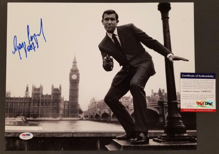 George Lazenby signed 007 James Bond 11x14 Photo #1 Autograph (C) ~ PSA COA