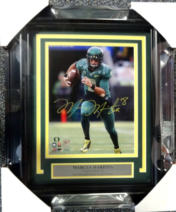 Marcus Mariota Signed Framed 8x10 Photo Oregon Ducks MM Holo