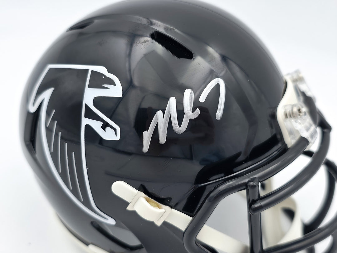 Michael Vick Auto Falcons 1990-02 Throwback Black Speed Mini Helmet Beckett Wit