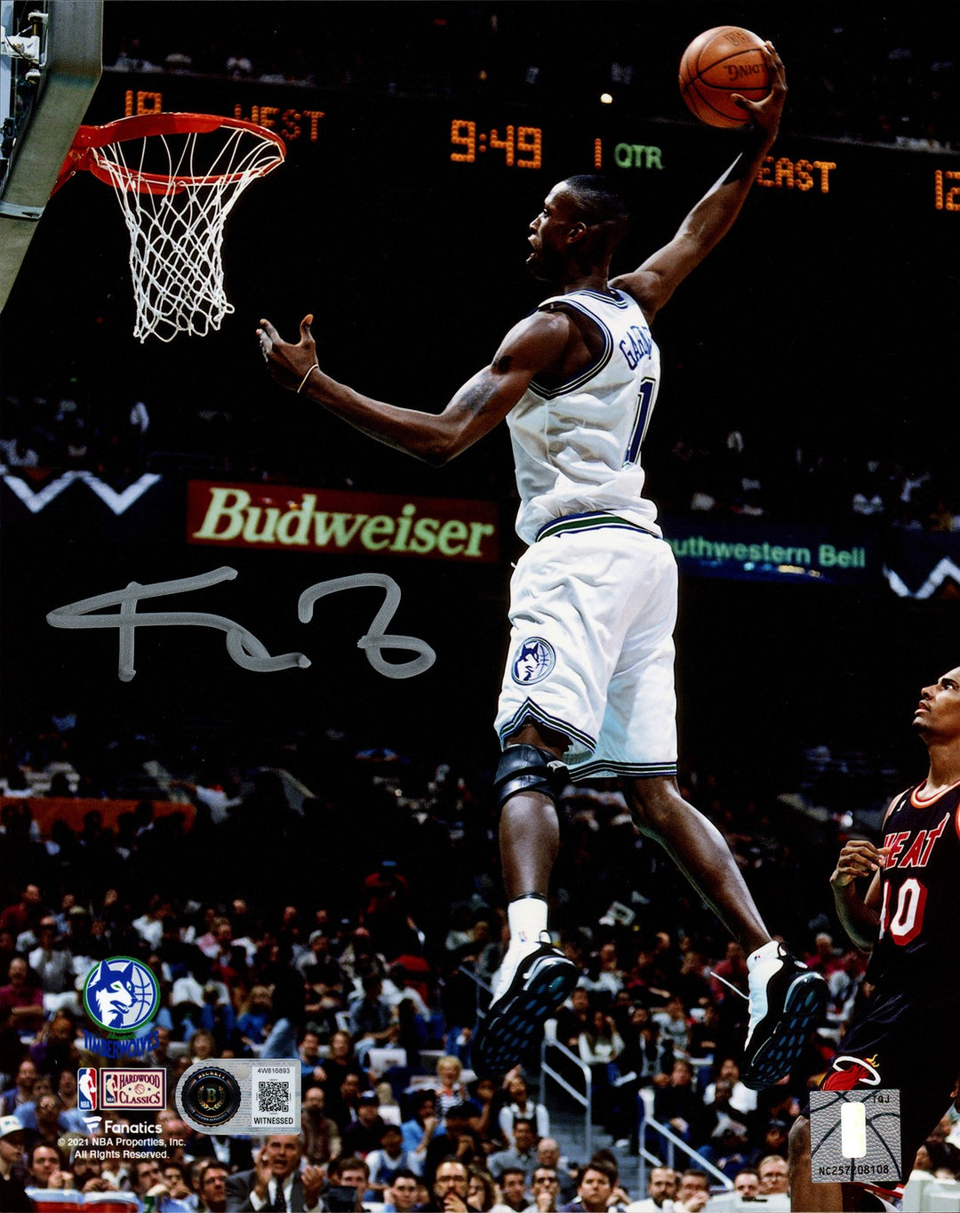 Kevin Garnett Signed 8x10 Photo Minnesota Timberwolves Beckett BAS Witness