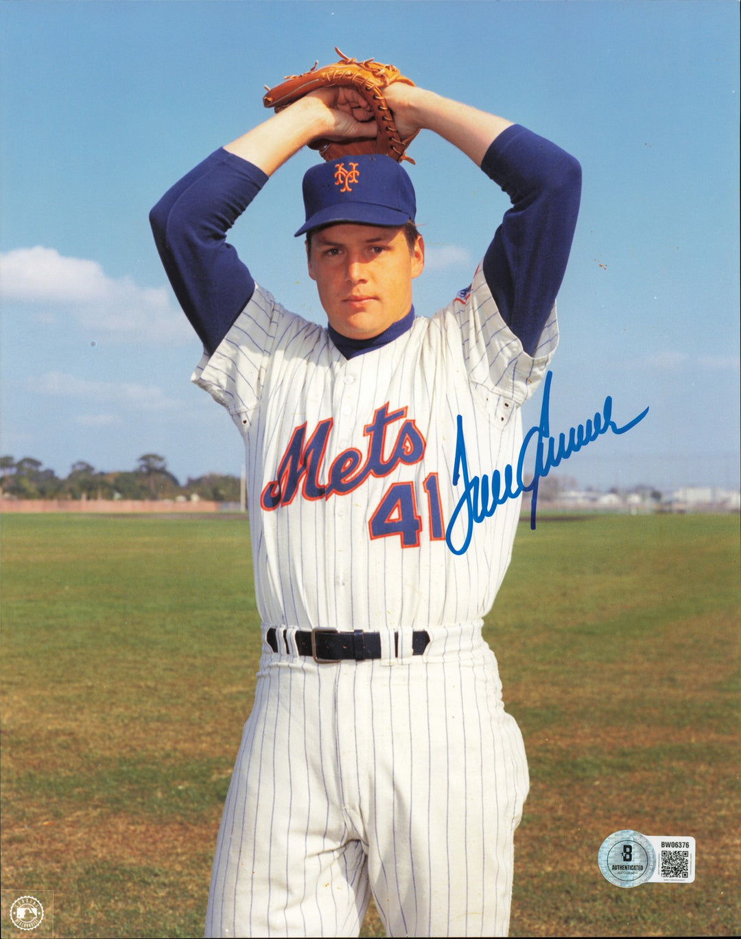 Tom Seaver Signed 8x10 Photo New York Mets Reds Beckett BAS QR #BW06376