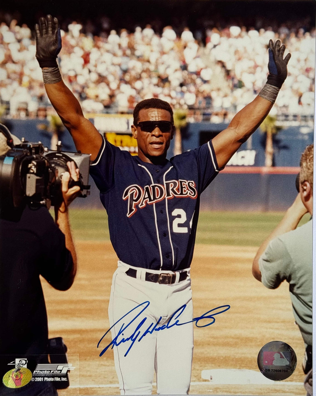Rickey Henderson Autographed 8x10 Baseball Photo (Henderson Holo)
