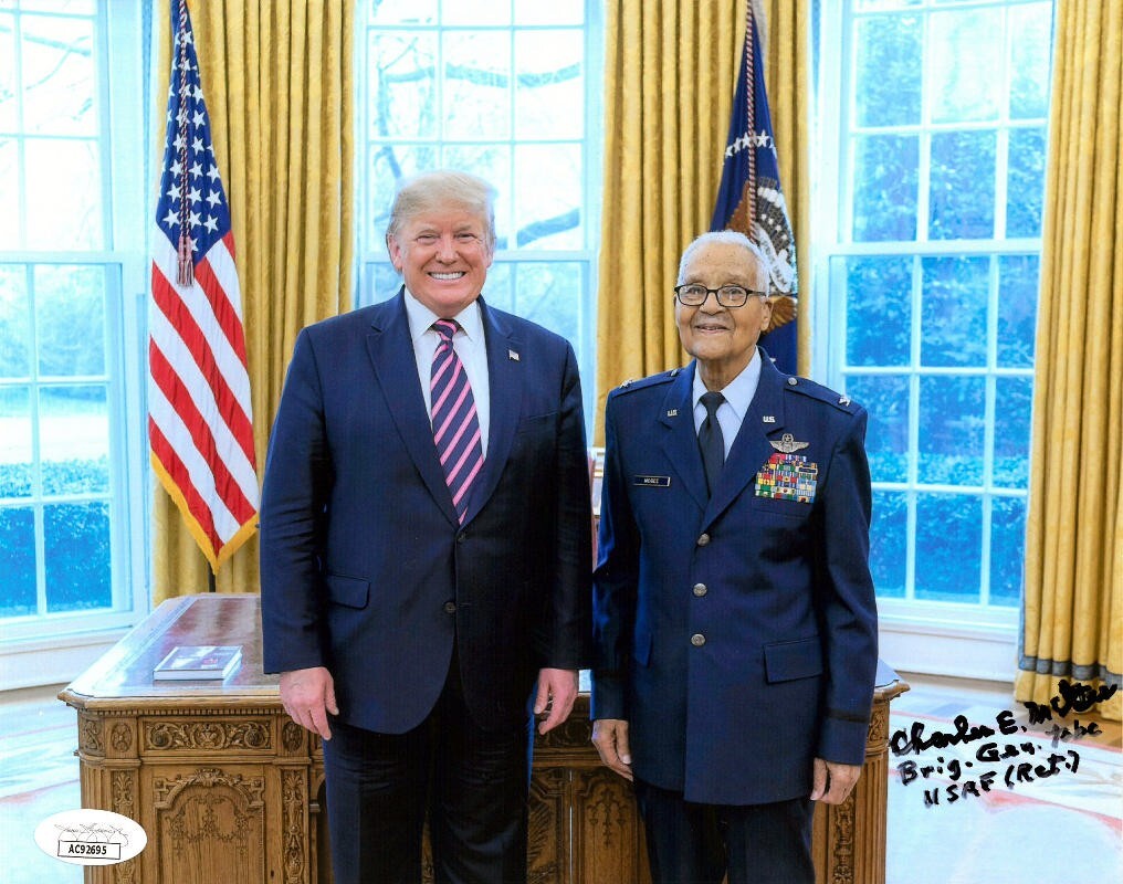 Charles E. McGee signed Tuskegee Airmen 8x10 Photo w/ POTUS Donald Trump- JSA