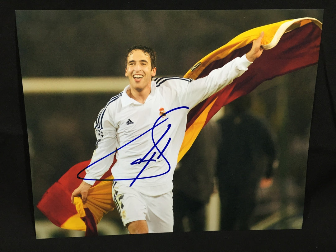 RAUL GONZALEZ BLANCO SIGNED AUTOGRAPHED SOCCER 8X10 PHOTO REAL MADRID COA **!!*!