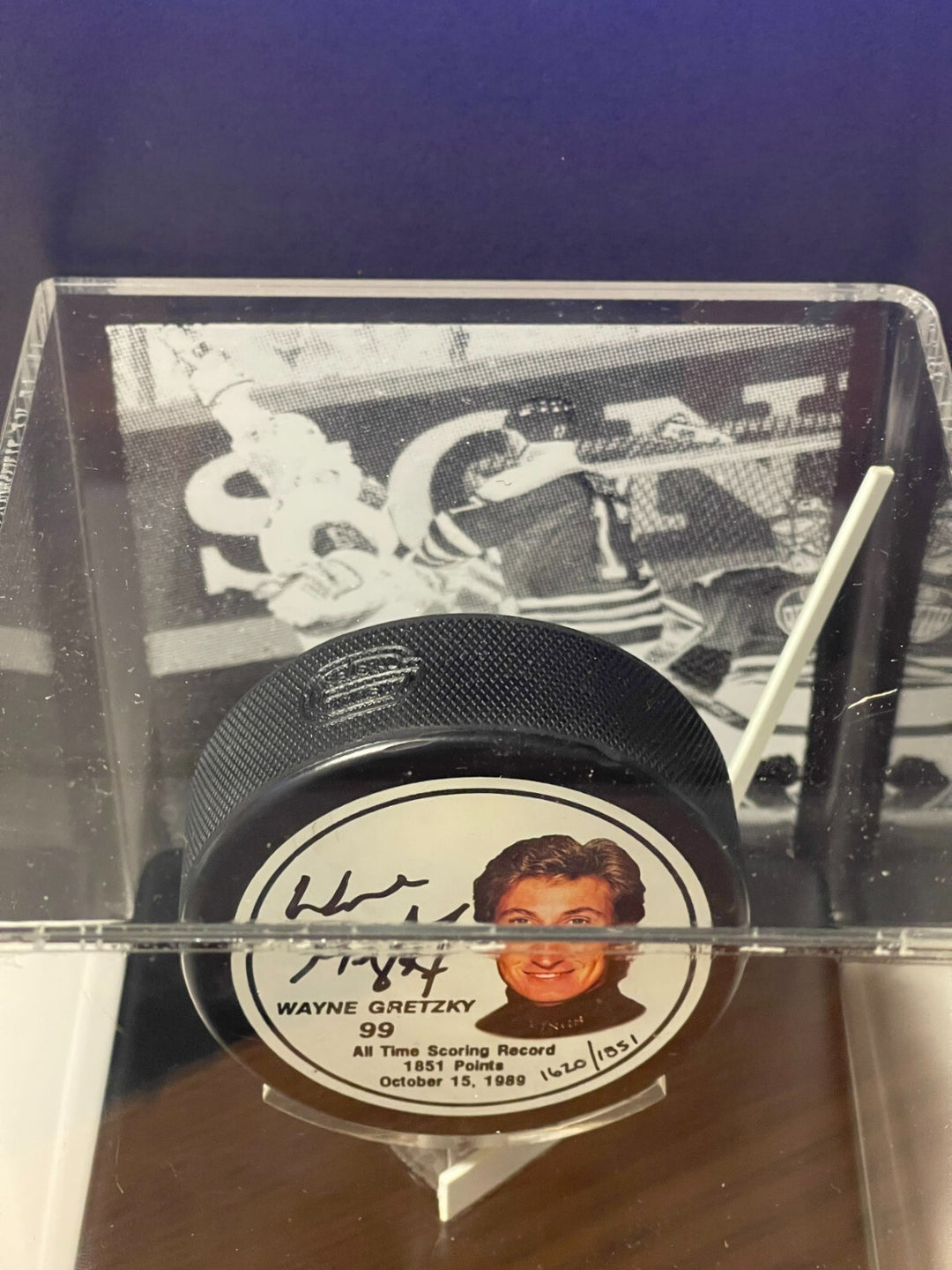 Wayne Gretzky signed All Time Scoring Record /1851  Fotoball Puck/case - Beckett
