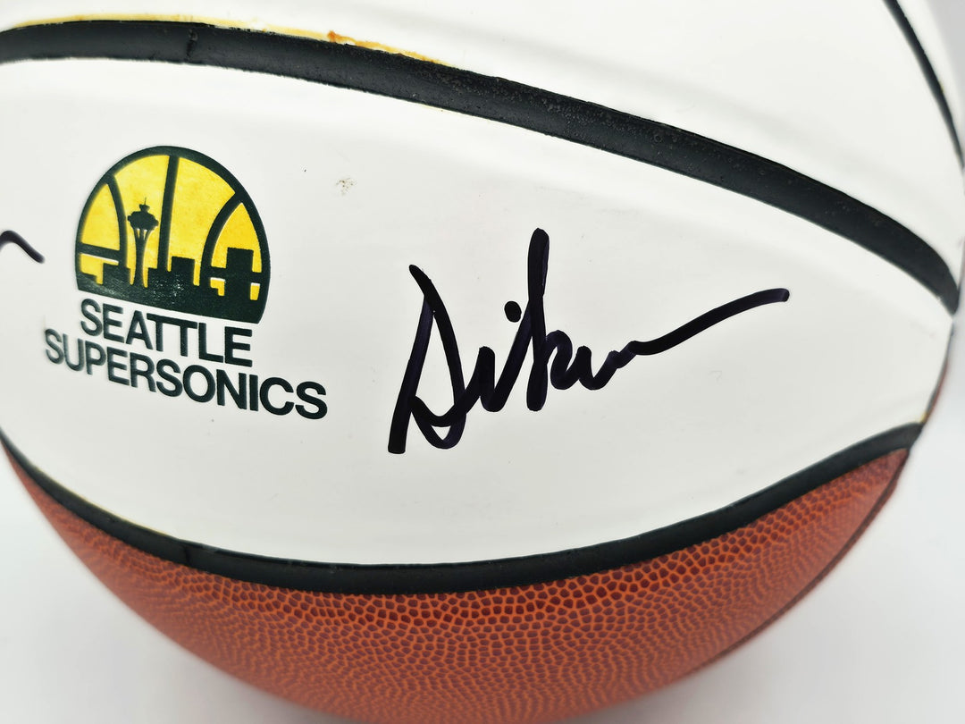 Jack Sikma Signed 1978-79 Supersonics NBA Champions Logo Basketball MCS Holo