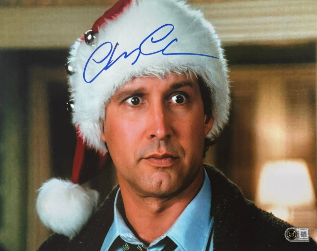 Chevy Chase Autographed/Signed Christmas Vacation 11x14 Photo Beckett WIT 58262