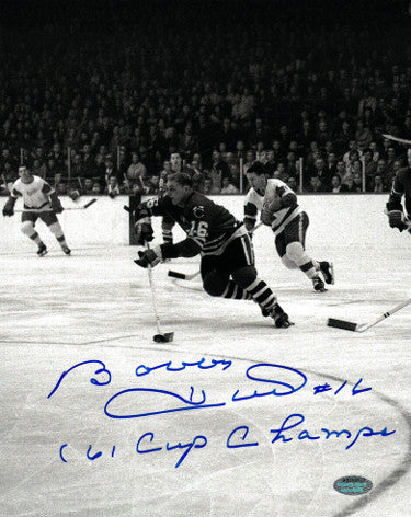 Bobby Hull signed Chicago Blackhawks B&W 8x10 Photo 61 Cup Champs -Schwartz Holo