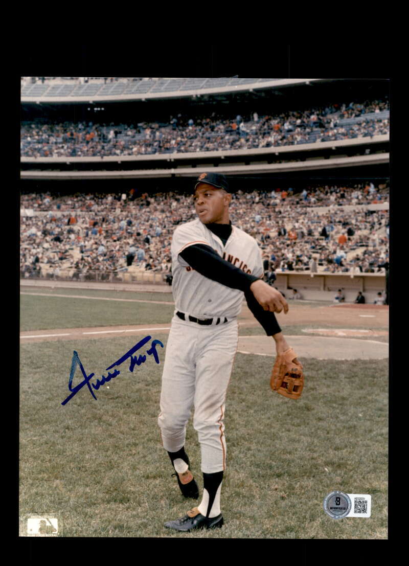 Willie Mays Beckett BAS Signed  8x10 Photograph Autograph Giants