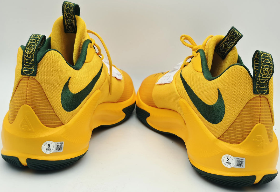 Giannis Auto 2021 (PE) Promo Baylor Nike Zoom Freak 3 Game Shoes Size 17 Beckett