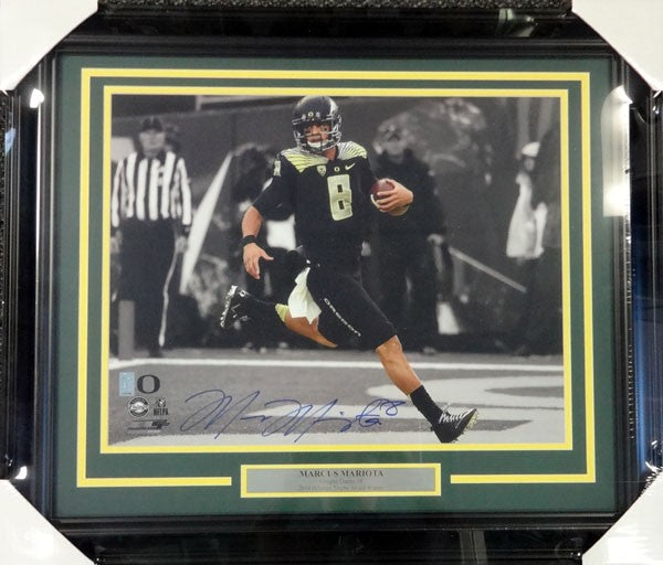 Marcus Mariota Signed Framed 16x20 Photo Oregon Ducks MM Holo