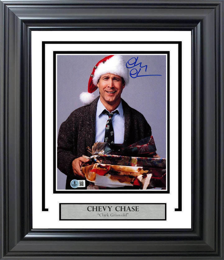Chevy Chase Signed Framed 8x10 Photo Christmas Vacation Beckett BAS QR