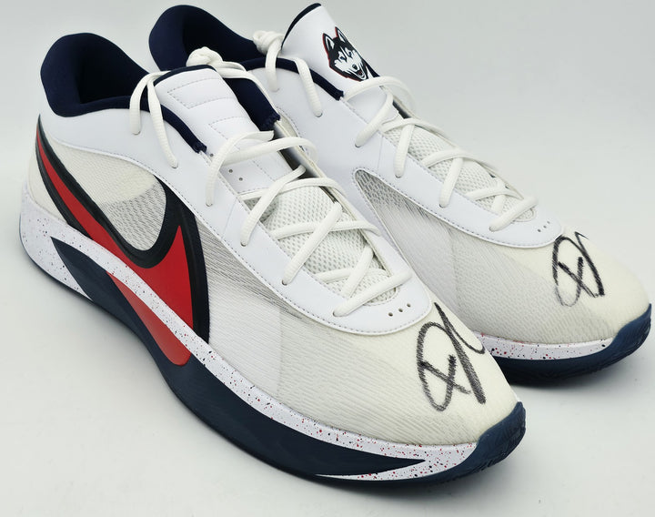 Giannis Auto 2024 (PE) Promo UConn Nike Zoom Freak 6 Game Shoes Size 17 Beckett