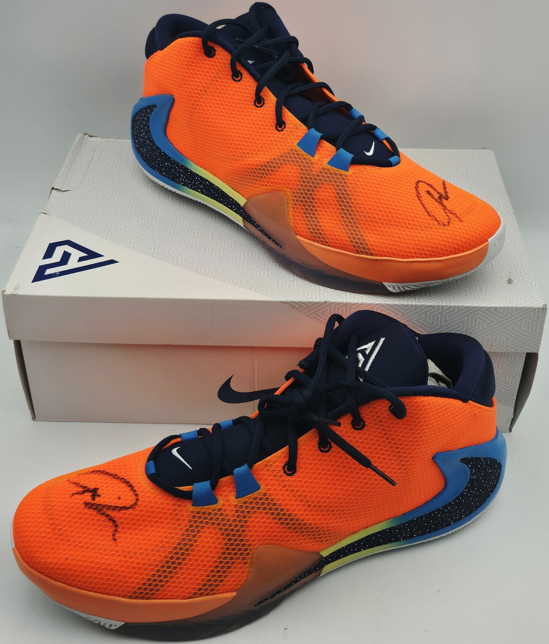 Giannis Auto 2019 (PE) Promo Nike Zoom Freak 1 Game Shoes Bucks Size 17 Beckett