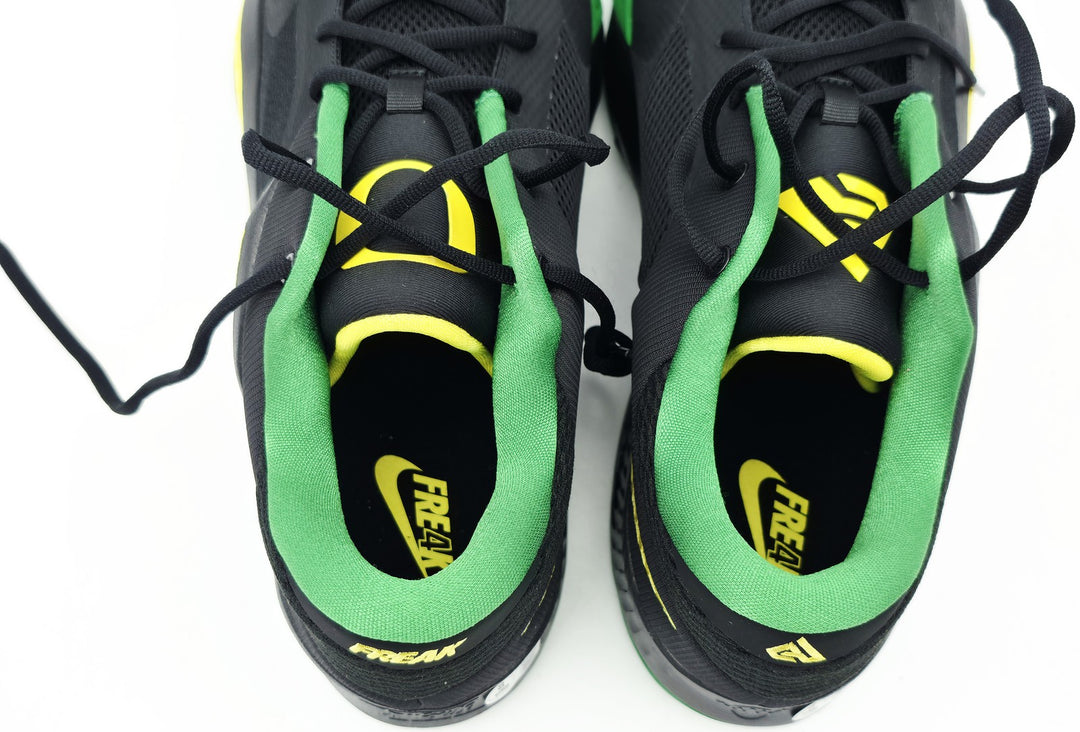 Giannis Auto 2022 (PE) Promo Oregon Nike Zoom Freak 4 Game Shoes Size 16 Beckett