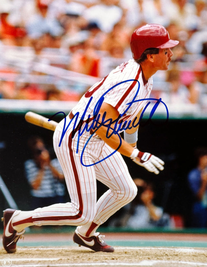 Mike Schmidt signed Philadelphia Phillies  MLB 8x10 Photo- Scoreboard COA (HOF)