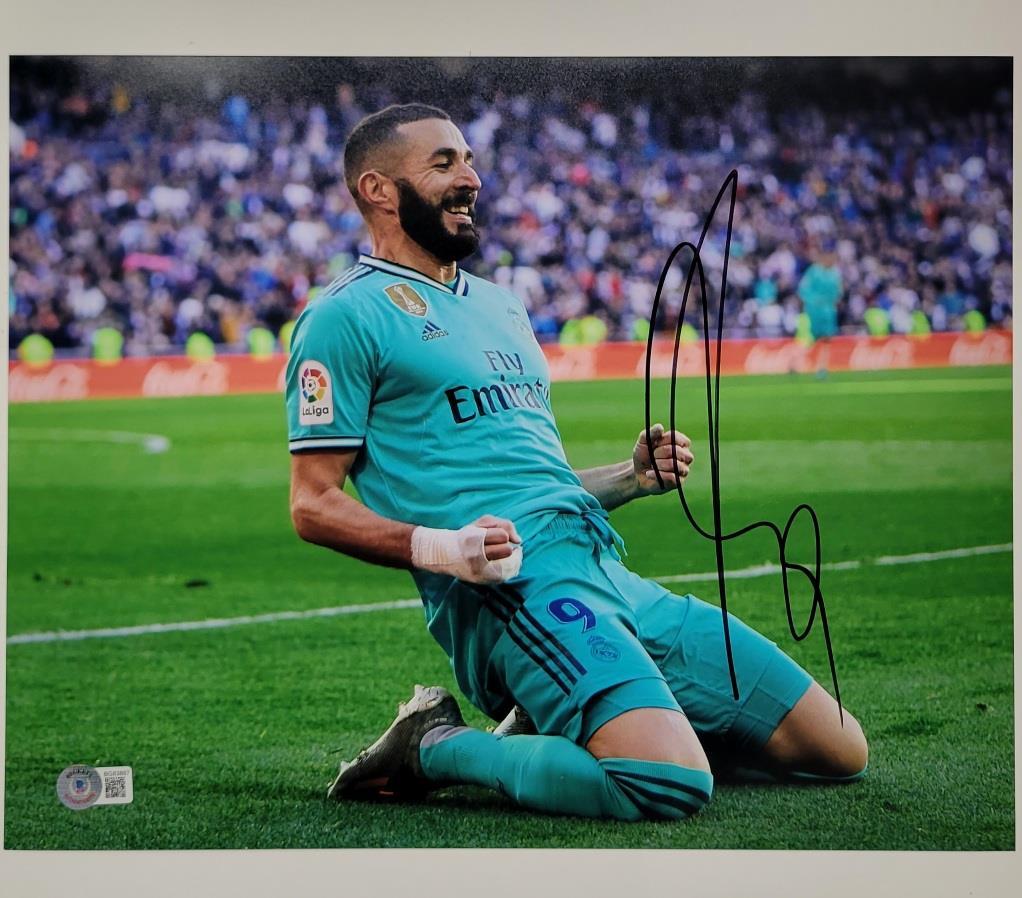 Karim Benzema signed Real Madrid 11x14 photo #2 autograph ~ Beckett BAS Holo