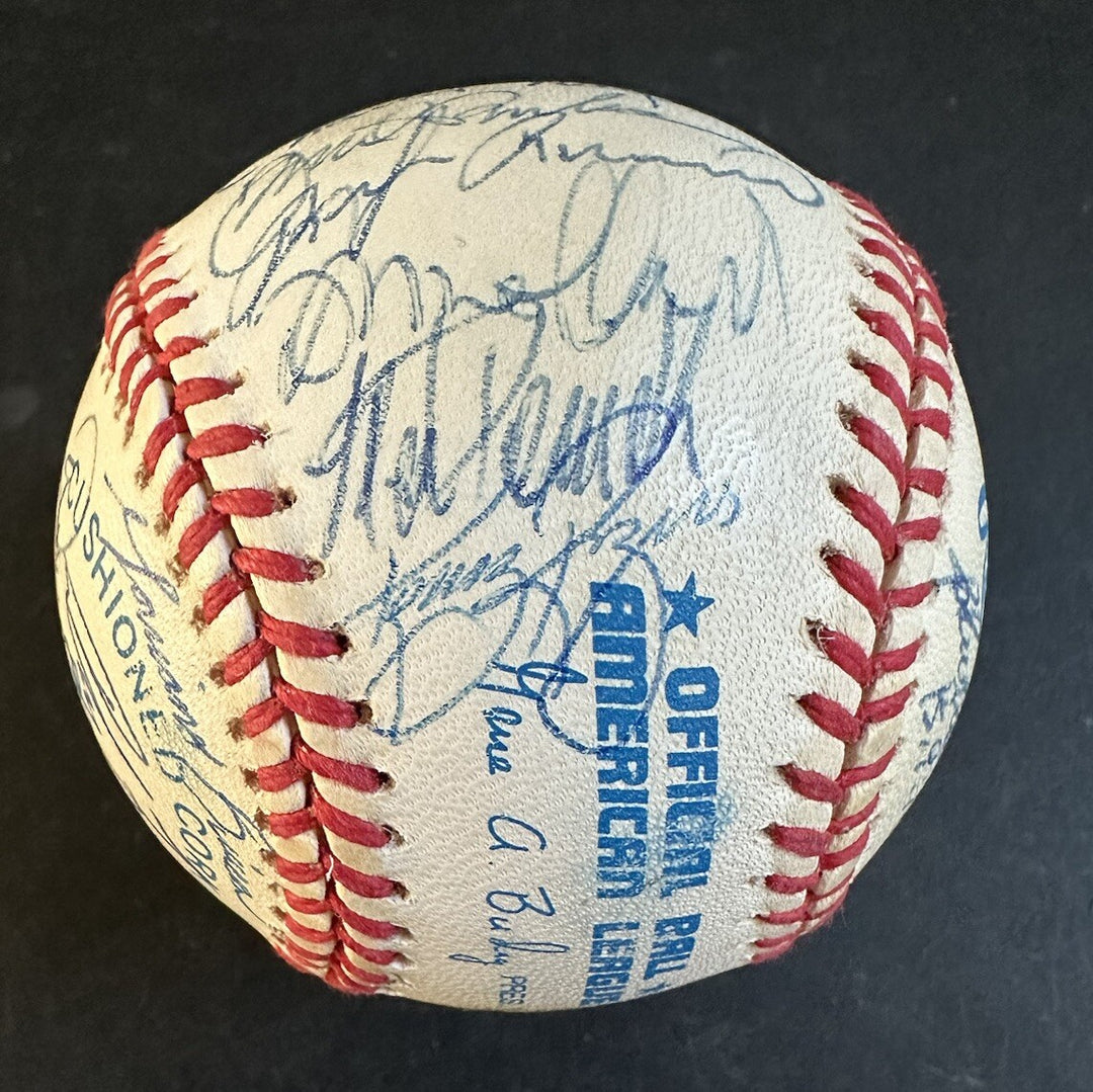 1996 Yankees World Series Team Signed Baseball Derek Jeter Rivera 33 Auto Psa