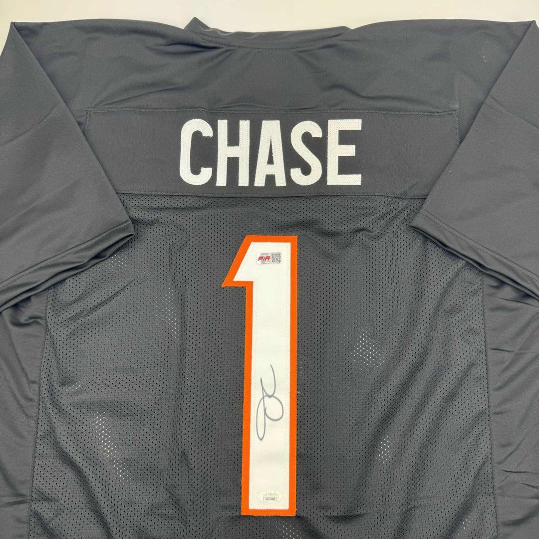 Autographed/Signed Ja'Marr Chase Cincinnati Black Jersey Beckett COA