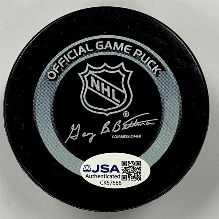 Sean Avery signed Los Angeles Kings Official Game Puck autograph JSA