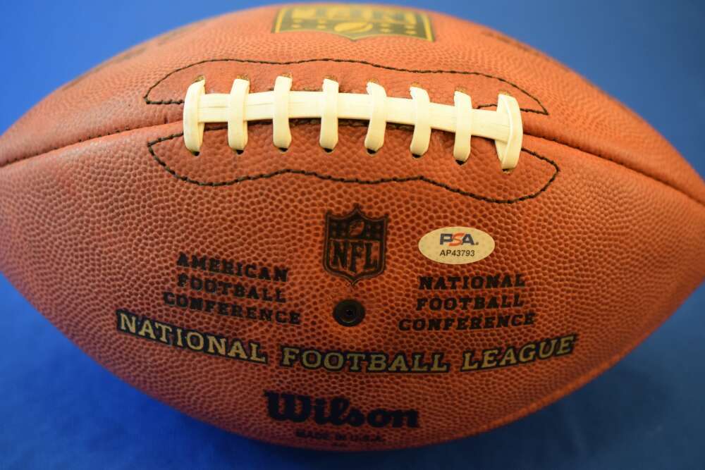 Jim Otto PSA DNA Autograph Official NFL Game Issue Signed Football HOF 1980