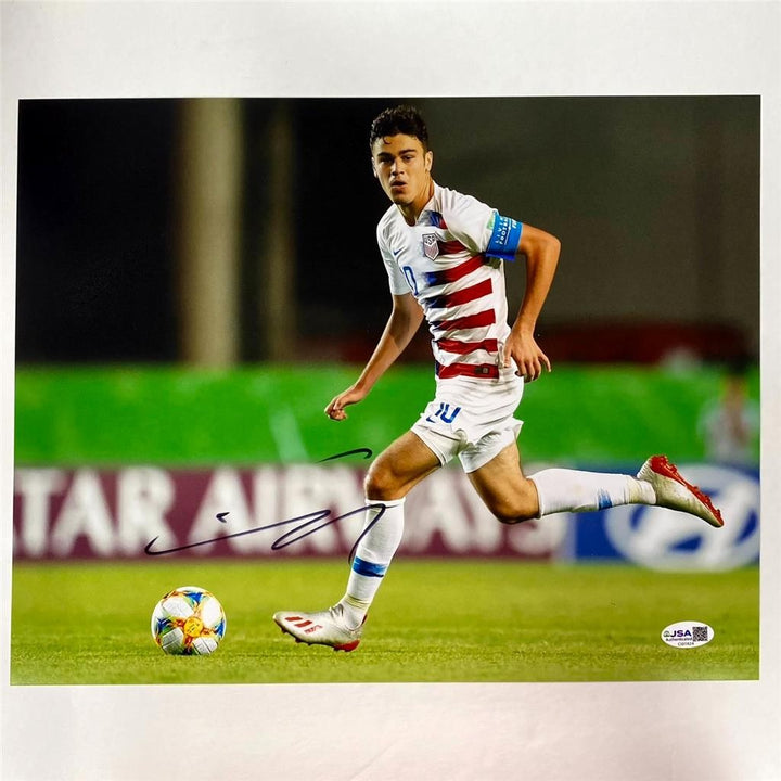 Giovanni Reyna signed Team USA USMNT 11x14 photo autograph ~ JSA