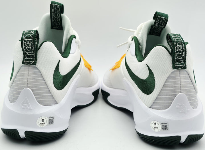 Giannis Auto 2021 (PE) Promo Baylor Nike Zoom Freak 3 Game Shoes Size 16 Beckett