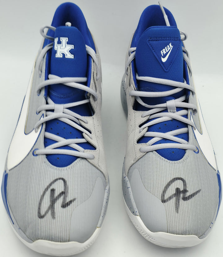 Giannis Auto 2021 (PE) Promo Kentucky Nike Zoom Freak 2 Game Shoes Sz 17 Beckett