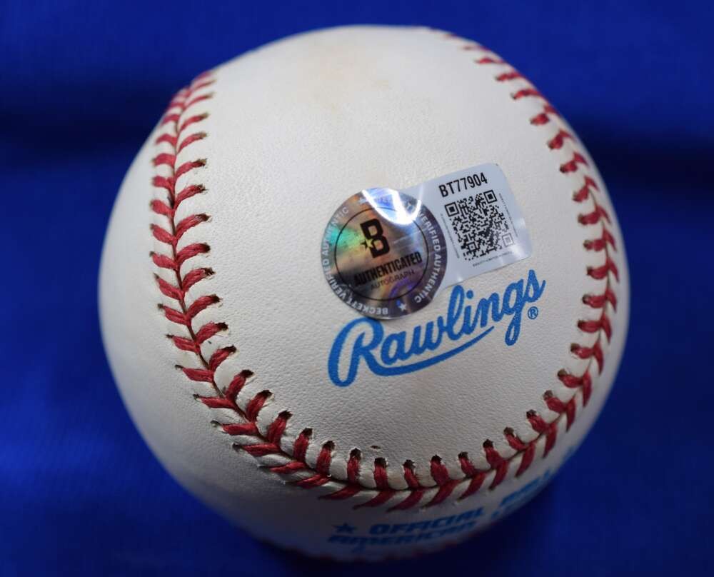 Brooks Robinson Beckett BAS Autograph American League OAL Signed Baseball