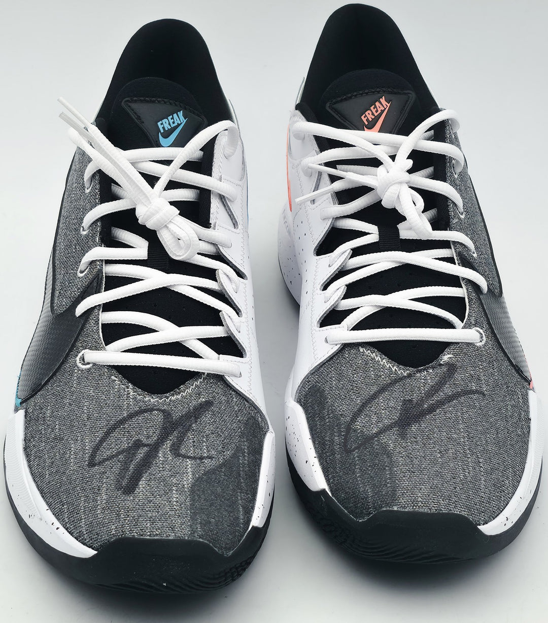 Giannis Antetokounmpo Auto Signed Nike Zoom Freak 2 Shoes Bucks Size 16 Beckett