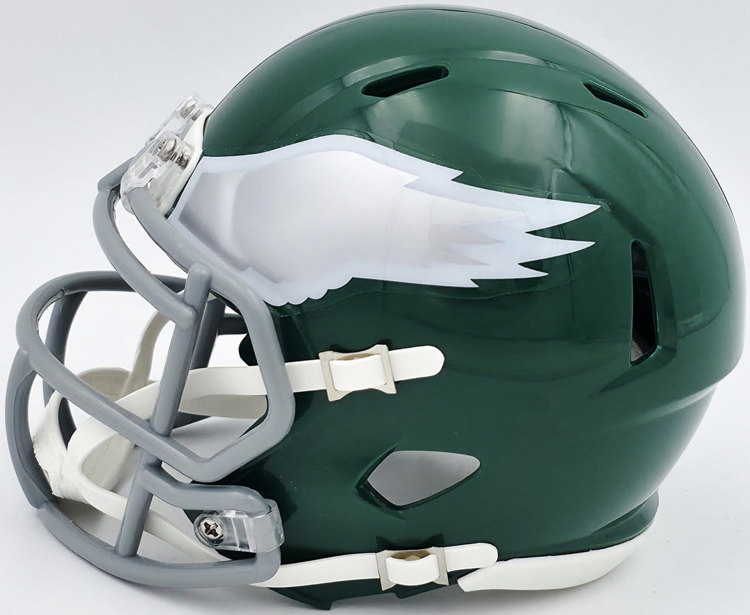 Michael Vick Auto Eagles 1974-95 Throwback Kelly Green Speed Mini Helmet Beckett