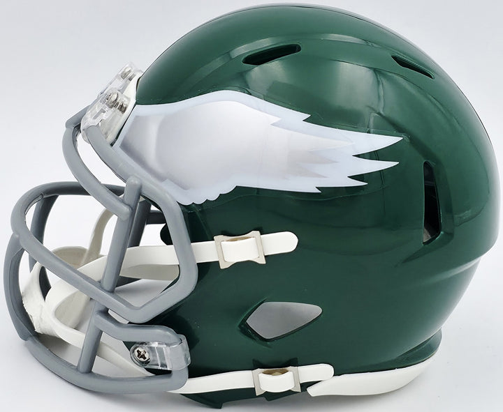 Michael Vick Auto Eagles 1974-95 Throwback Kelly Green Speed Mini Helmet Beckett