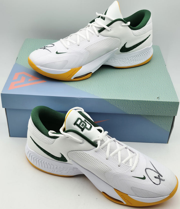 Giannis Auto 2022 (PE) Promo Baylor Nike Zoom Freak 4 Game Shoes Size 16 Beckett