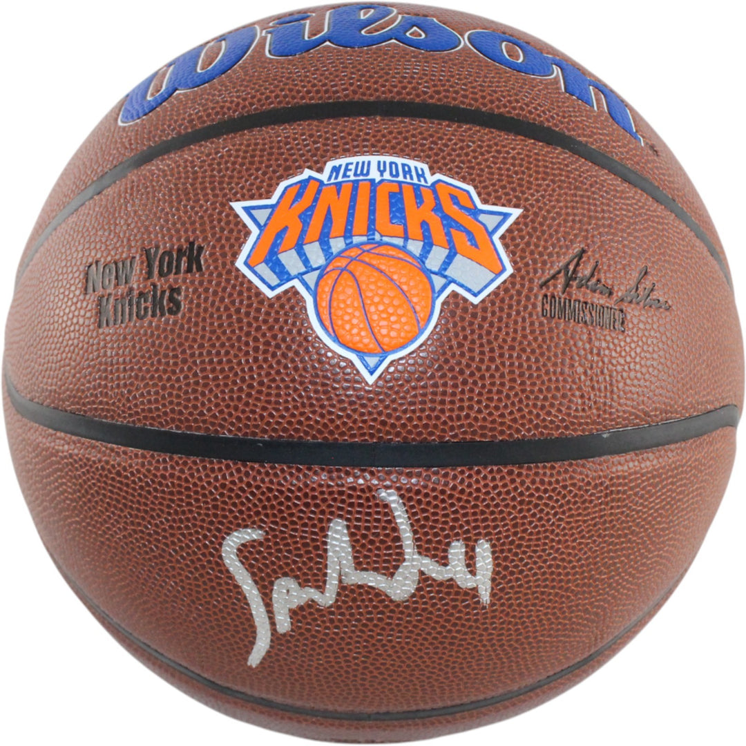 Spike Lee Autographed New York Knicks Logo Basketball Beckett Witness 51586