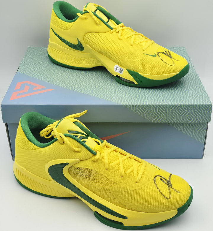 Giannis Auto 2022 (PE) Promo Oregon Nike Zoom Freak 4 Game Shoes Size 17 Beckett