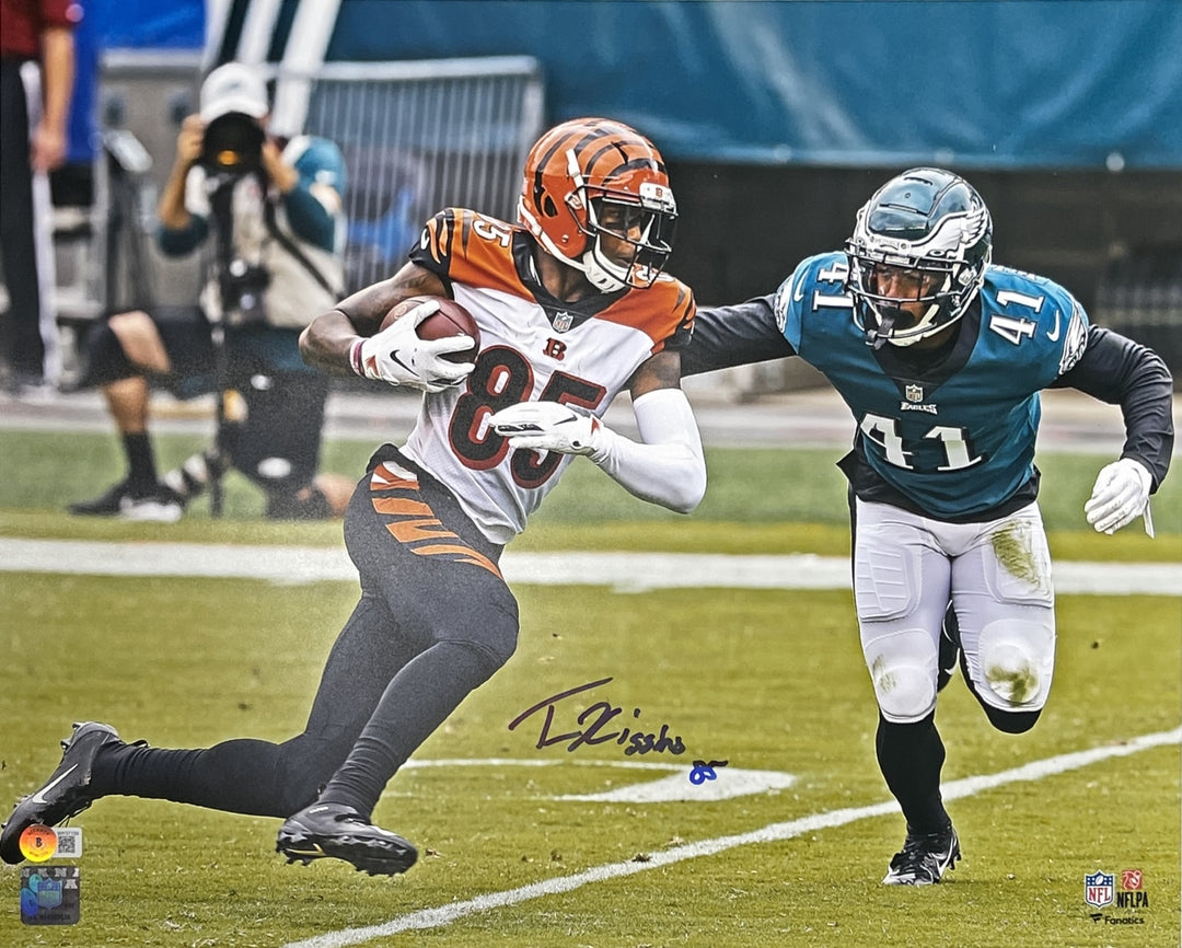 Tee Higgins Autographed/Signed Cincinnati Bengals 16x20 Photo Beckett 40690