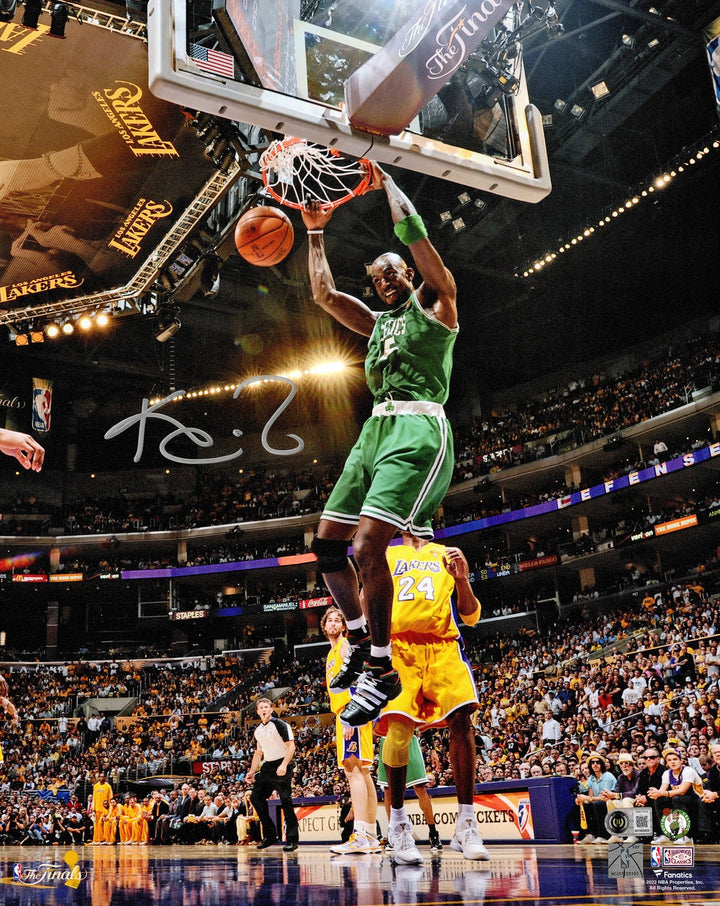 Kevin Garnett Signed 16x20 Photo Boston Celtics Beckett BAS Witness