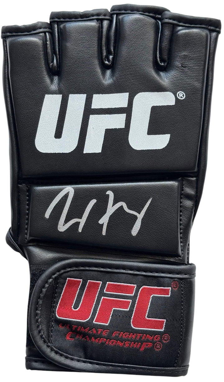 Max Holloway UFC Champion Autographed Auto Signed UFC Glove (Beckett Witness)