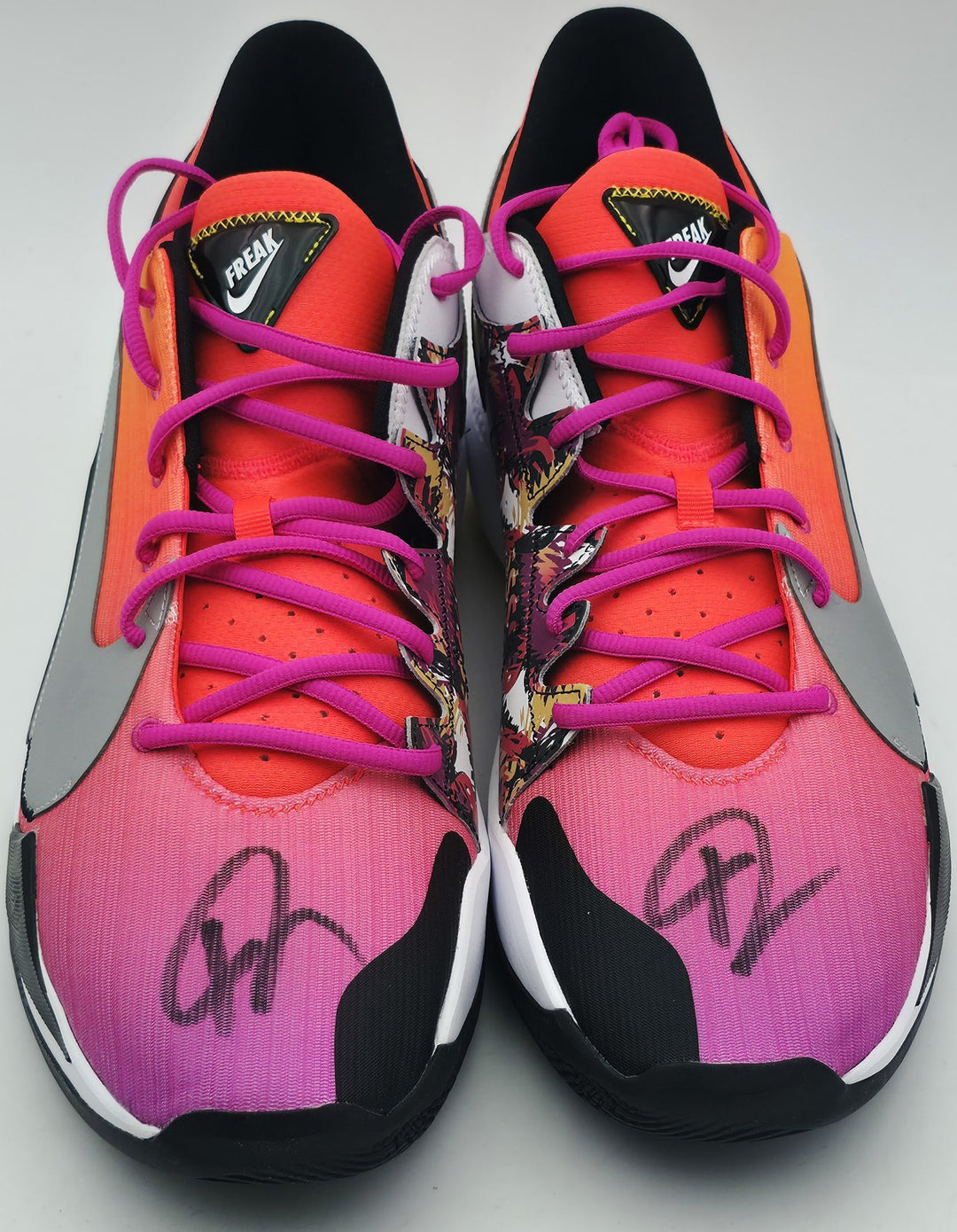 Giannis Antetokounmpo Auto Signed Nike Zoom Freak 2 Shoes Bucks Size 17 Beckett